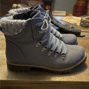 Cliffs by WHITE MOUNTAIN Navy Lace-Up Boots